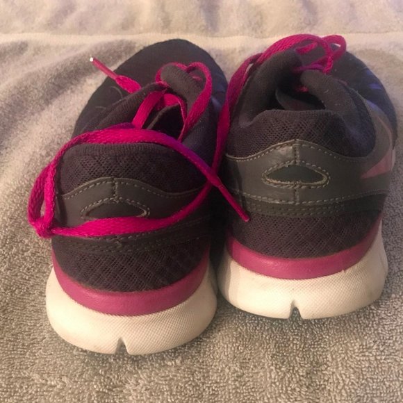 Nike Flex 512108-006 Size 6.5 M Black Purple Runni - Picture 3 of 3